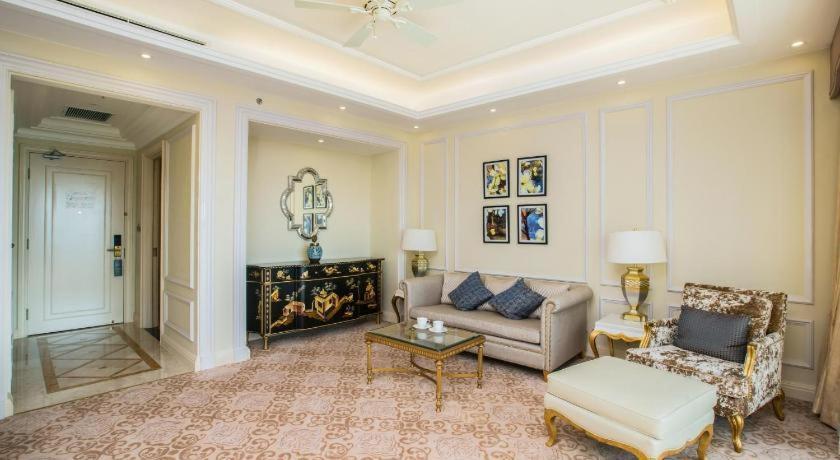 Vinoasis Phu Quoc Hotel เบียนฮหว่า ภายนอก รูปภาพ
